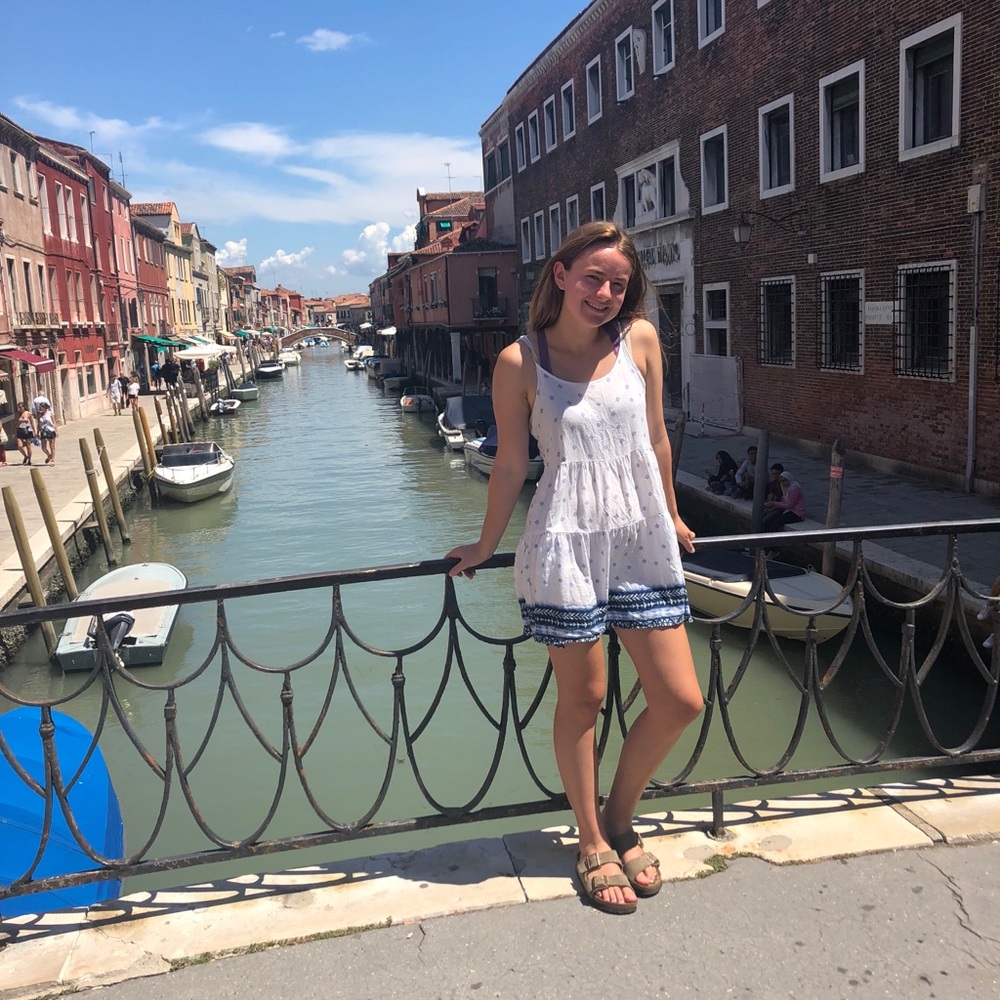 Meet your Posher, Amanda